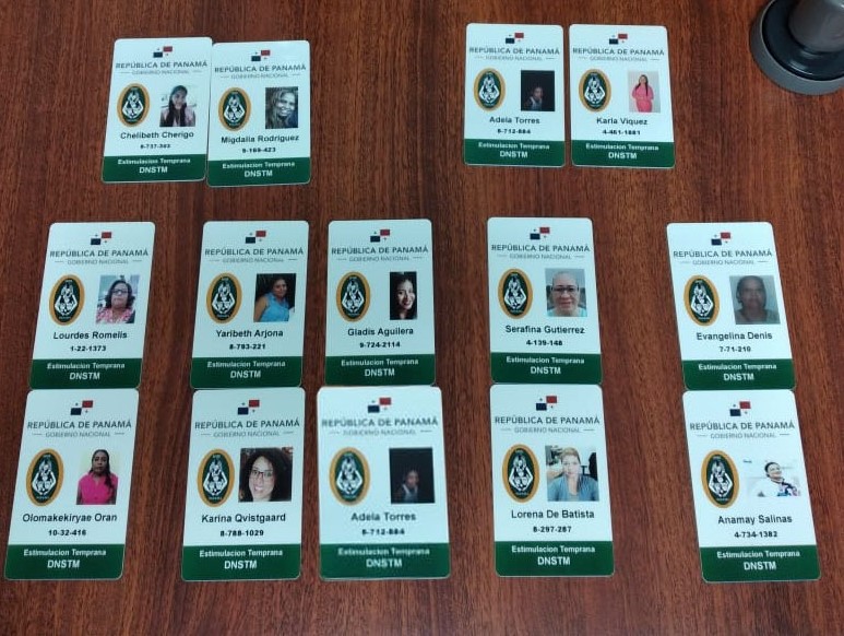Equipo de Estimulación Temprana del IPHE reciben carnet de identificación institucional 