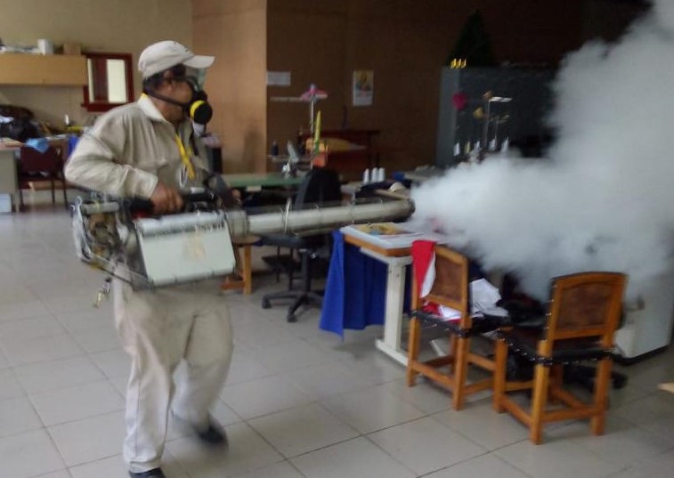 Fumigan sede del IPHE de Betania, para prevenir casos de dengue hemorrágico
