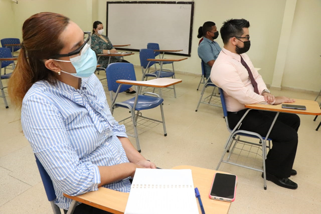  Nuevos docentes de educación especial nombrados en la EVE reciben inducción 