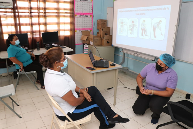 Personal de la Extensión del IPHE de Chepo participa de taller sobre Recomendaciones Posturales