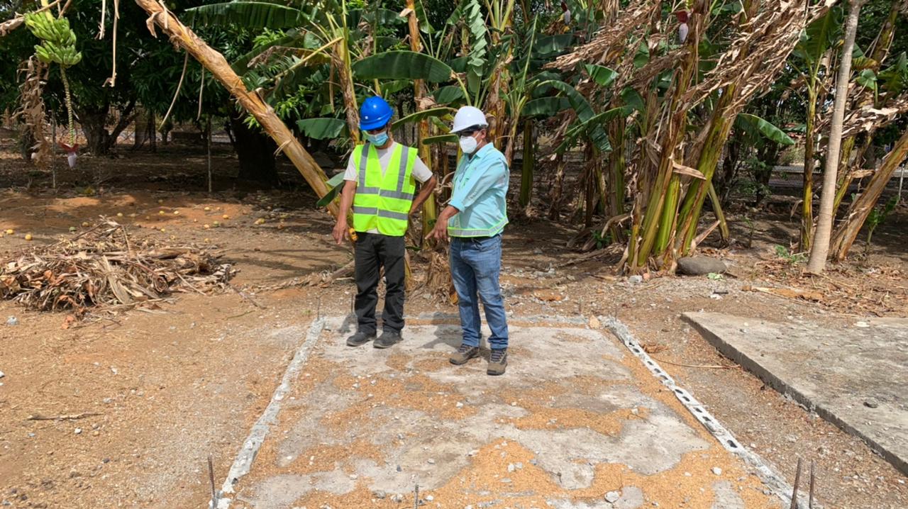 Construyen baños en la Extensión de Aguadulce 