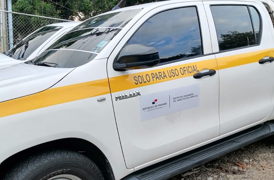 Nuevos distintivos para Autos Oficiales