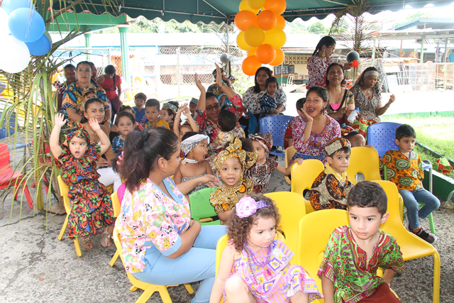 Celebran festival de la Etnia Negra en la escuela Helen Keller
