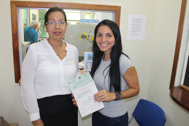 Entregan fondos a Club Kiwanis Las Perlas