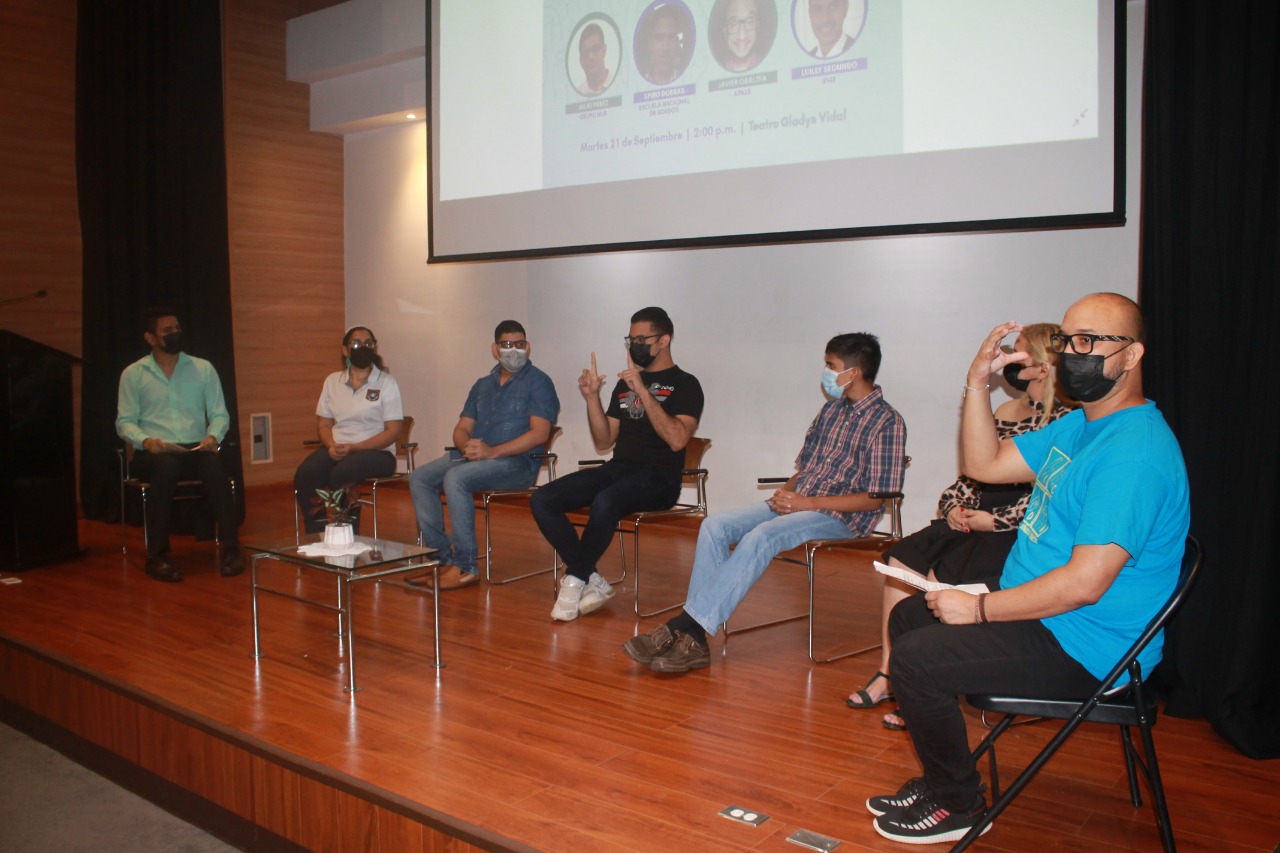 Realizan conversatorio para resaltar la importancia de la Cultura Sorda