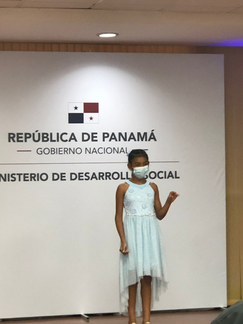 Representación del IPHE presente en la Semana Cultural Sorda del MIDES
