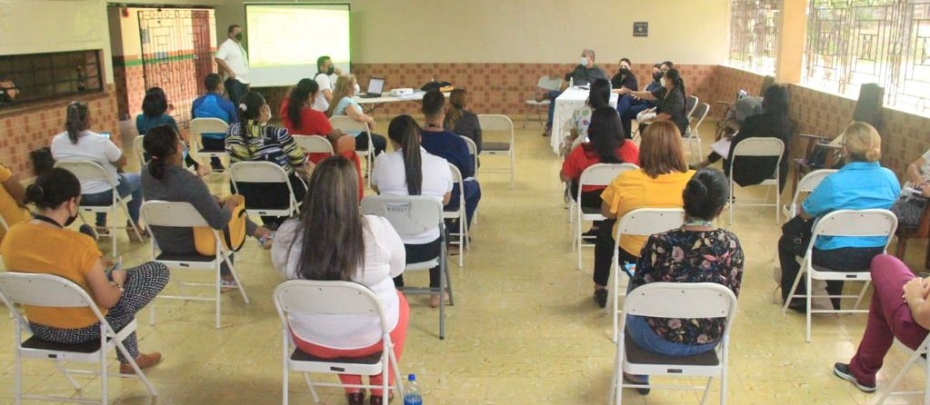 Autoridades del IPHE, realizan visita de trabajo en la Extensión de los Santos