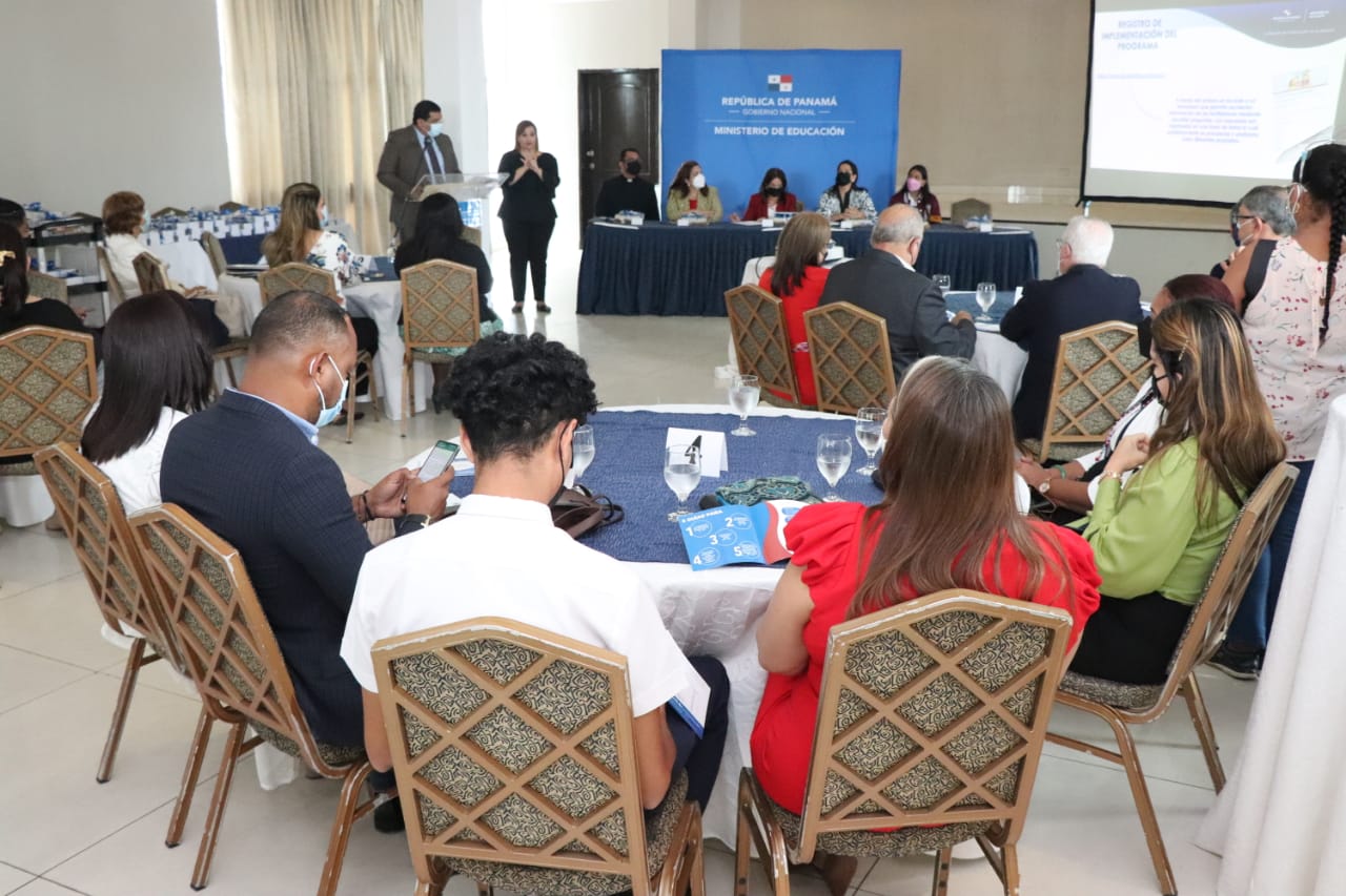 Directora General del IPHE, participa en la presentación de las Guías de Sexualidad y la Afectividad del MEDUCA
