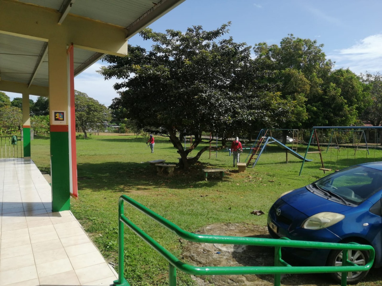 Municipio de Aguadulce brinda mantenimiento a las áreas verdes de la sede del IPHE