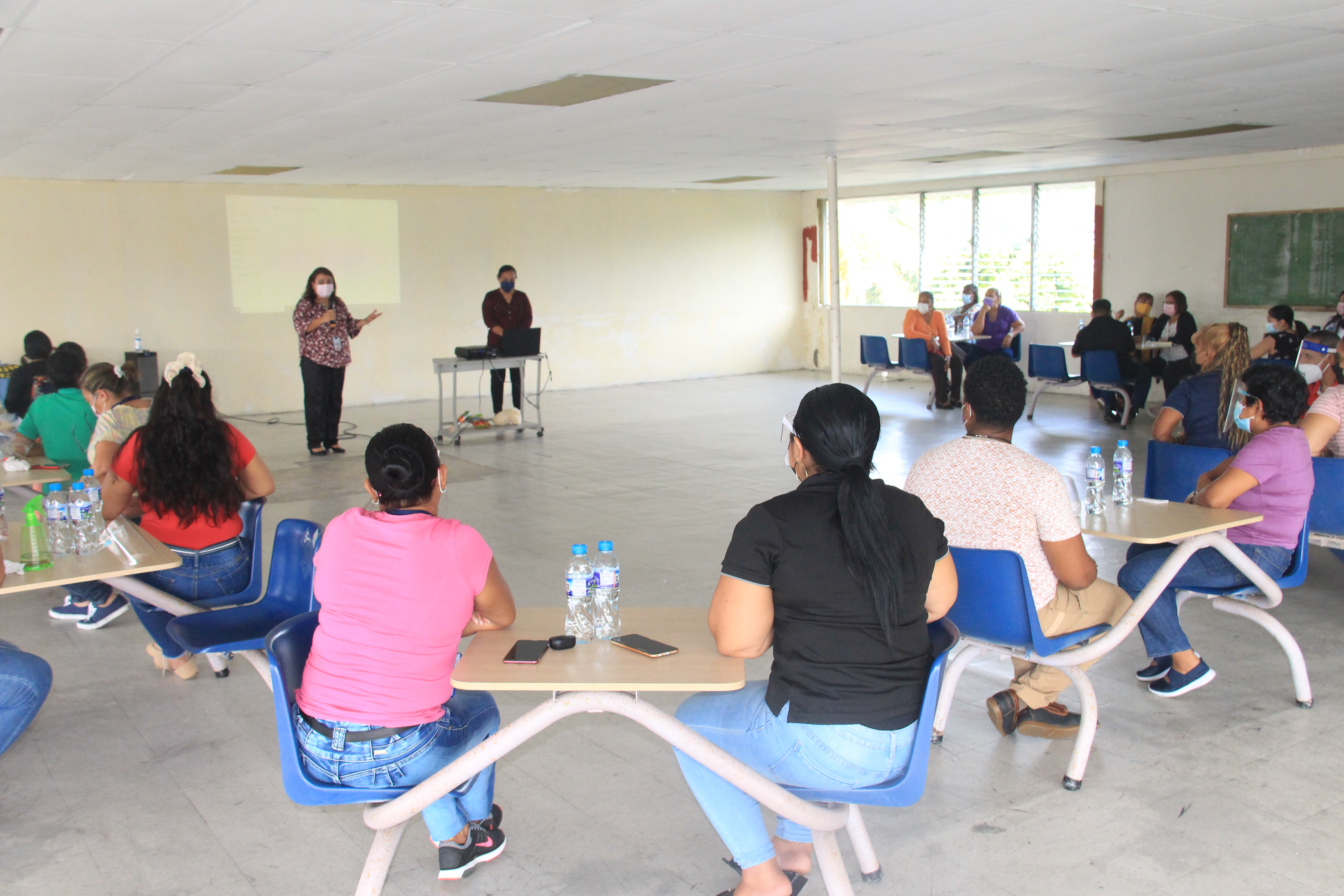 Taller de risoterapia sus beneficios psicológicos y sociales