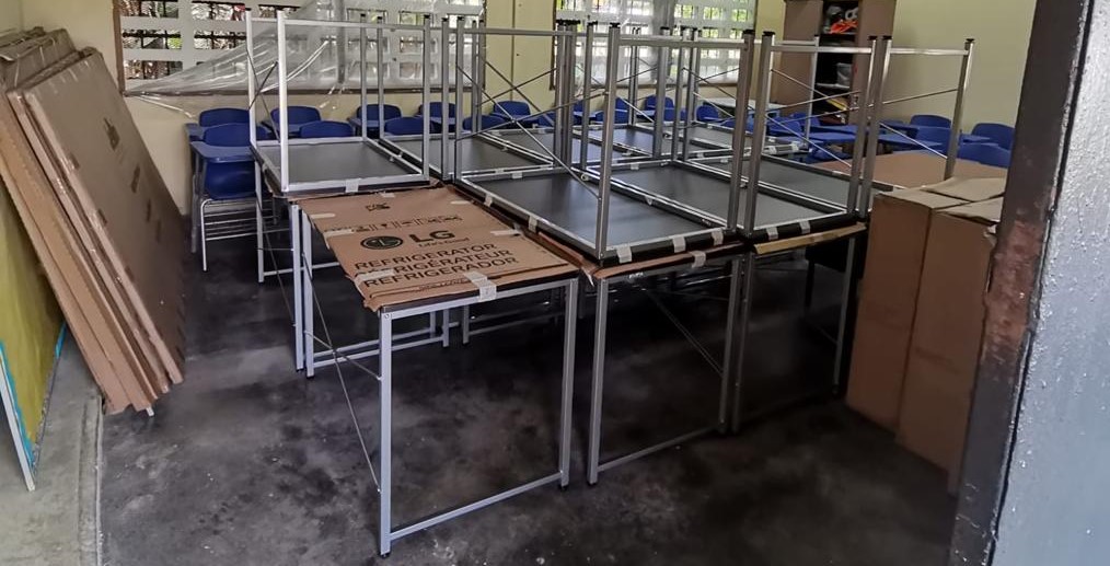 IPHE de Colón: recibe mobiliario para dos talleres de Carreras Técnicas Intermedias