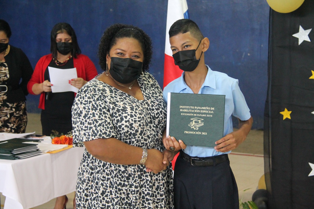 Jóvenes de Panamá Este obtienen competencias para enfrentar los retos de la vida
