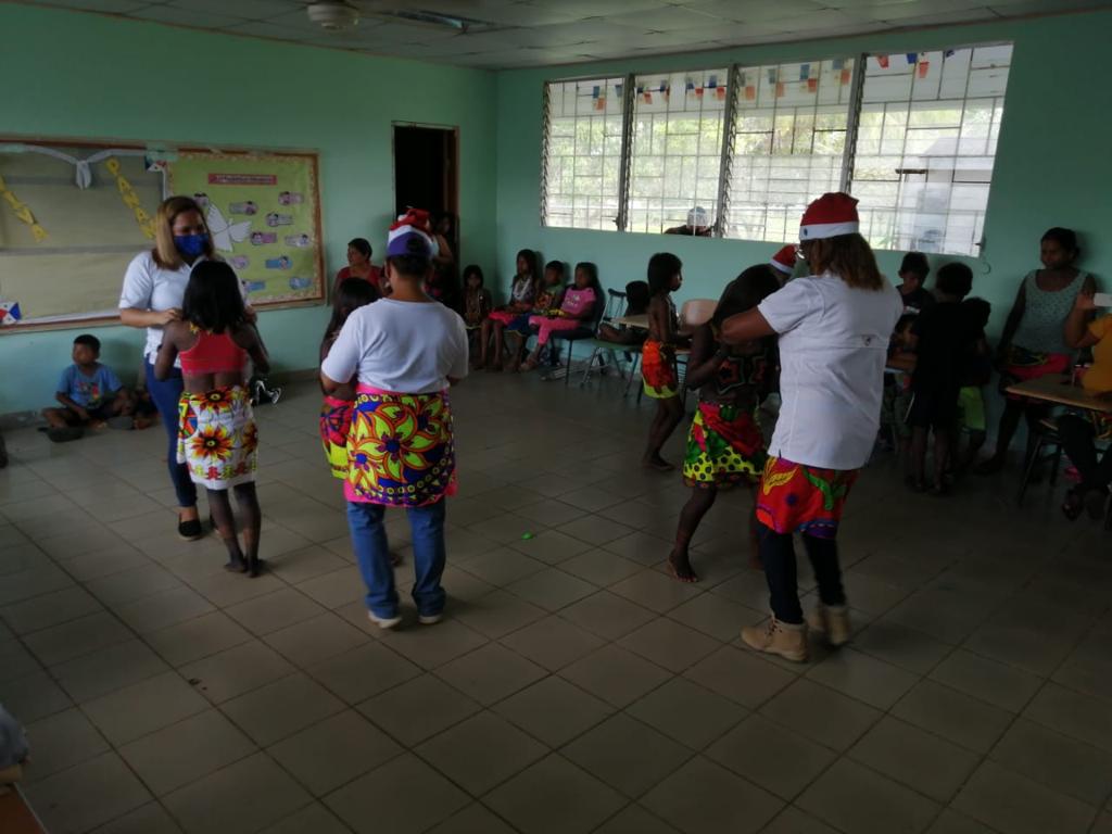 Jornadas de actividades lúdicas a los niños de la comarca  Emberá Wounaan  