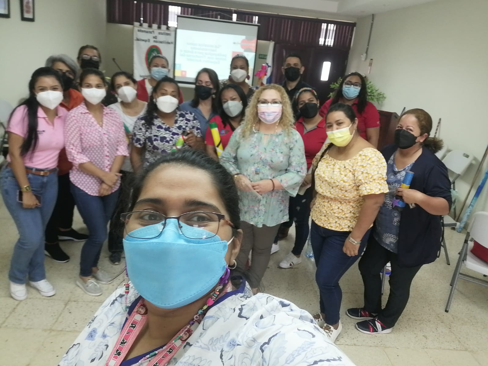 Docentes y especialistas del equipo técnico concluyen capacitación de musicoterapia 