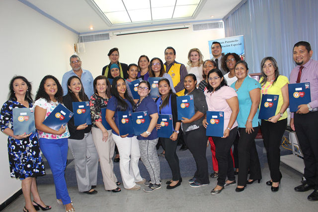 Culminan cursos de Post–Grado organizados por IPHE, Club 20–30 y UDELAS