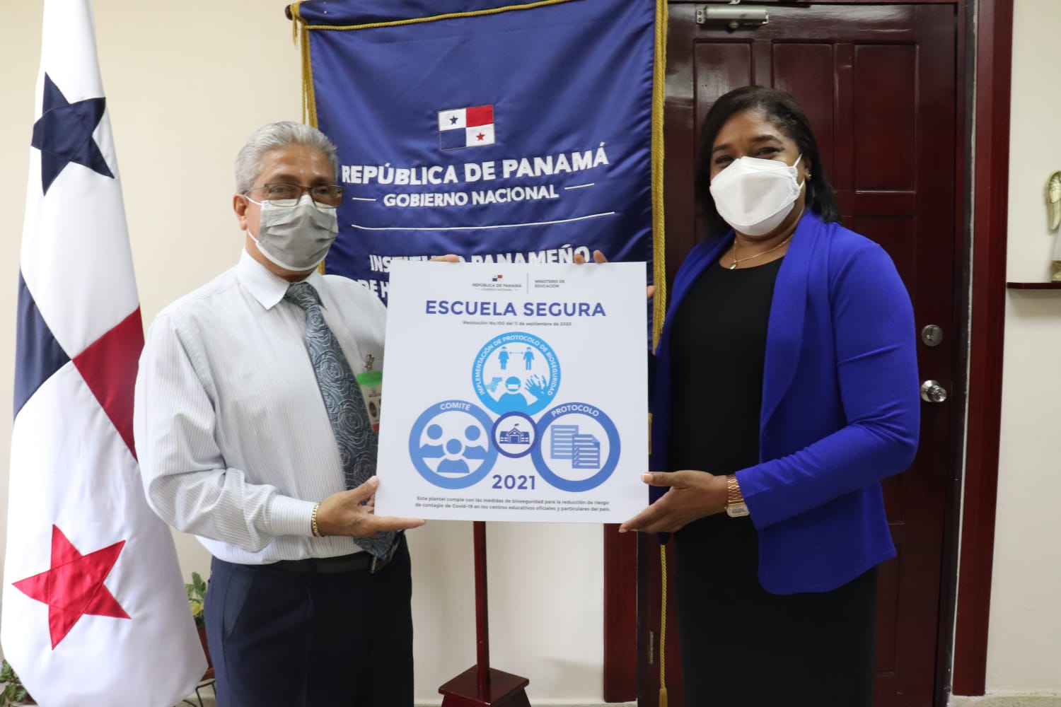 Escuela Vocacional Especial (EVE) recibe certificación de escuela segura