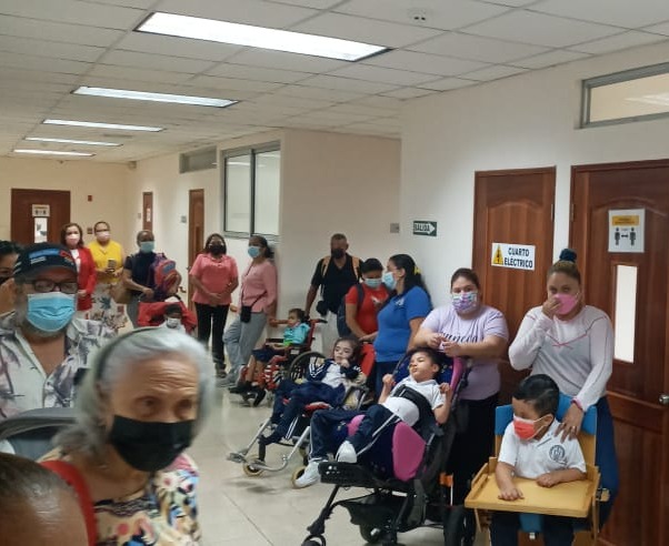 Comunidad Educativa del Programa de Parálisis Cerebral realiza acto cívico de concienciación