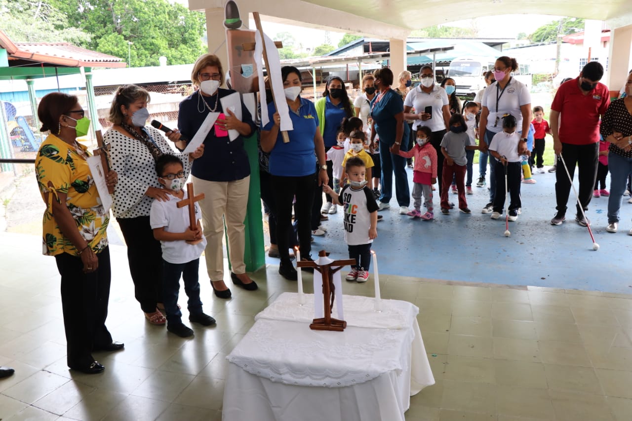 Conmemoran pasión y muerte de Jesucristo para inculcar valores espirituales en la Semana Santa