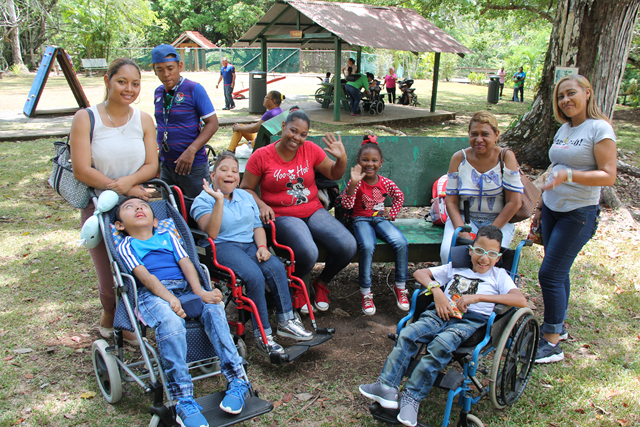Estudiantes de Parálisis Cerebral visitan al Águila Harpía
