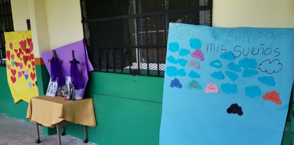 Estudiantes de Colón participan de actividades para inculcar los valores de Semana Santa  