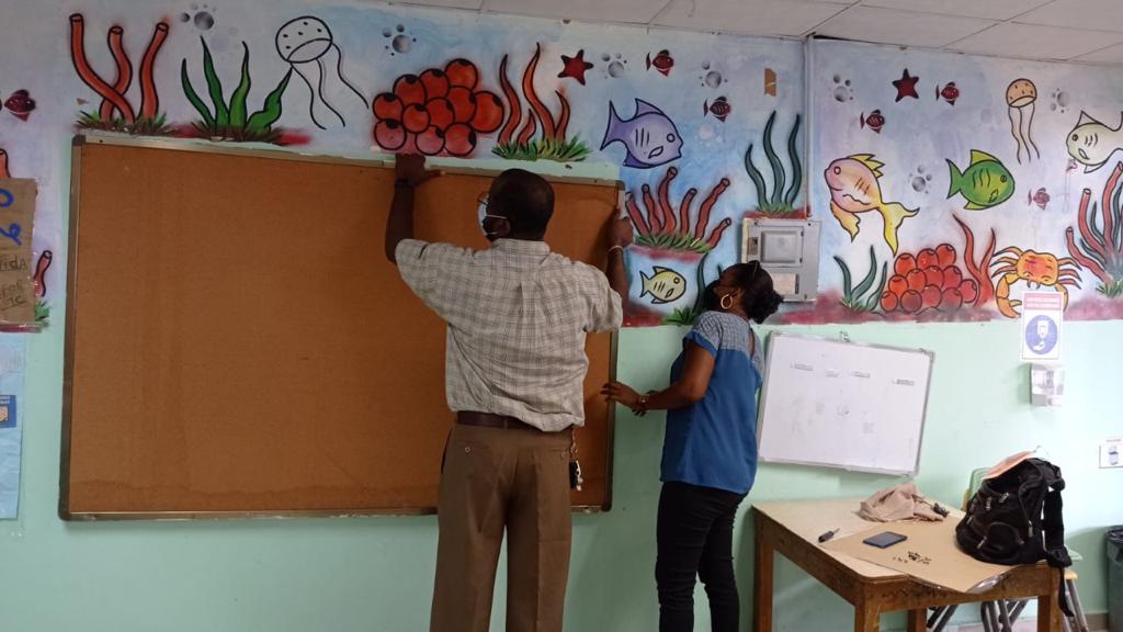 Nuevo mobiliario para aula inclusiva de la Escuela Santa Marta 