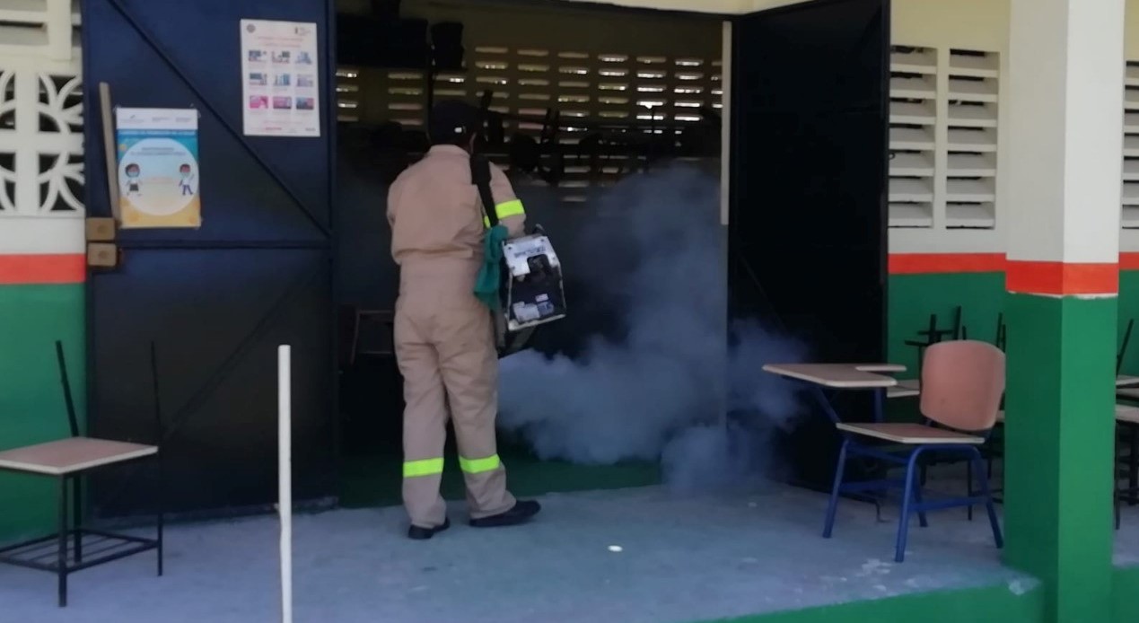 Realizan jornada de limpieza y fumigación en Extensión de Colón  