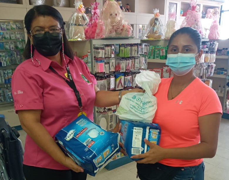 Entregan apoyos económicos y silla de ruedas en Veraguas