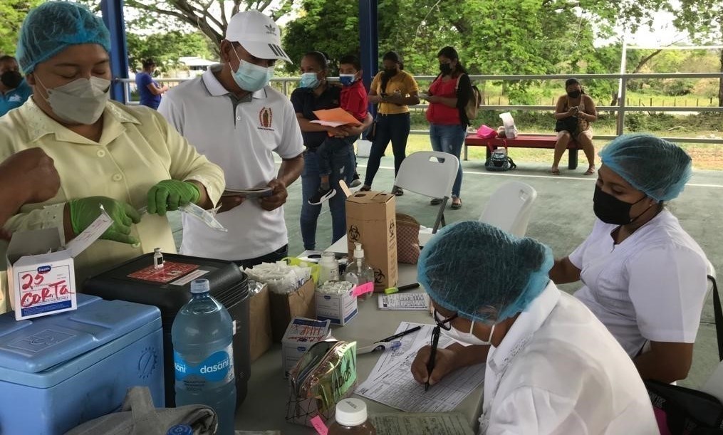 Extensión de Antón robustece su programa de salud con Jornada de Vacunación