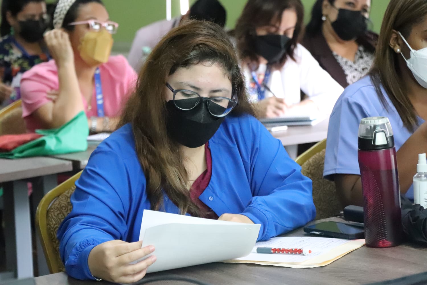 Capacitan a especialistas para atención en el SEMS