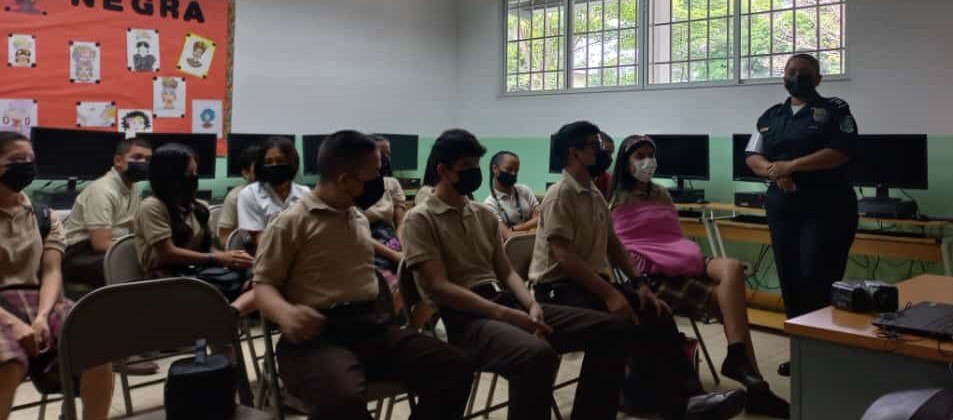 Policía brinda docencia a estudiantes del CEVET