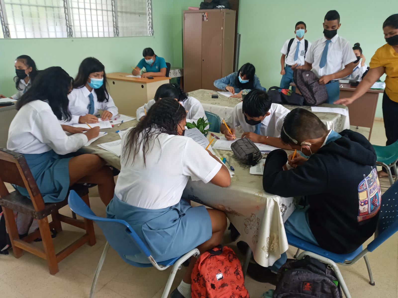 Orientación pedagógica a estudiantes de colegio inclusivo 