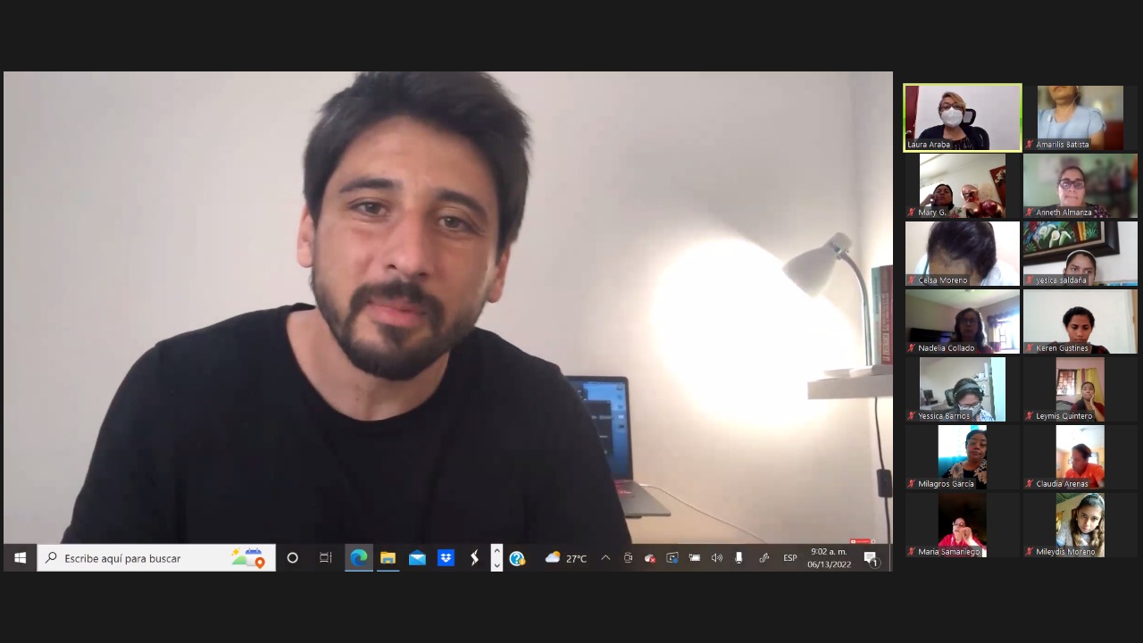Docentes se actualizan en Sistema de Comunicación