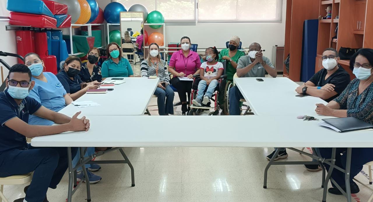 Capacitan a padres con estrategias para el hogar