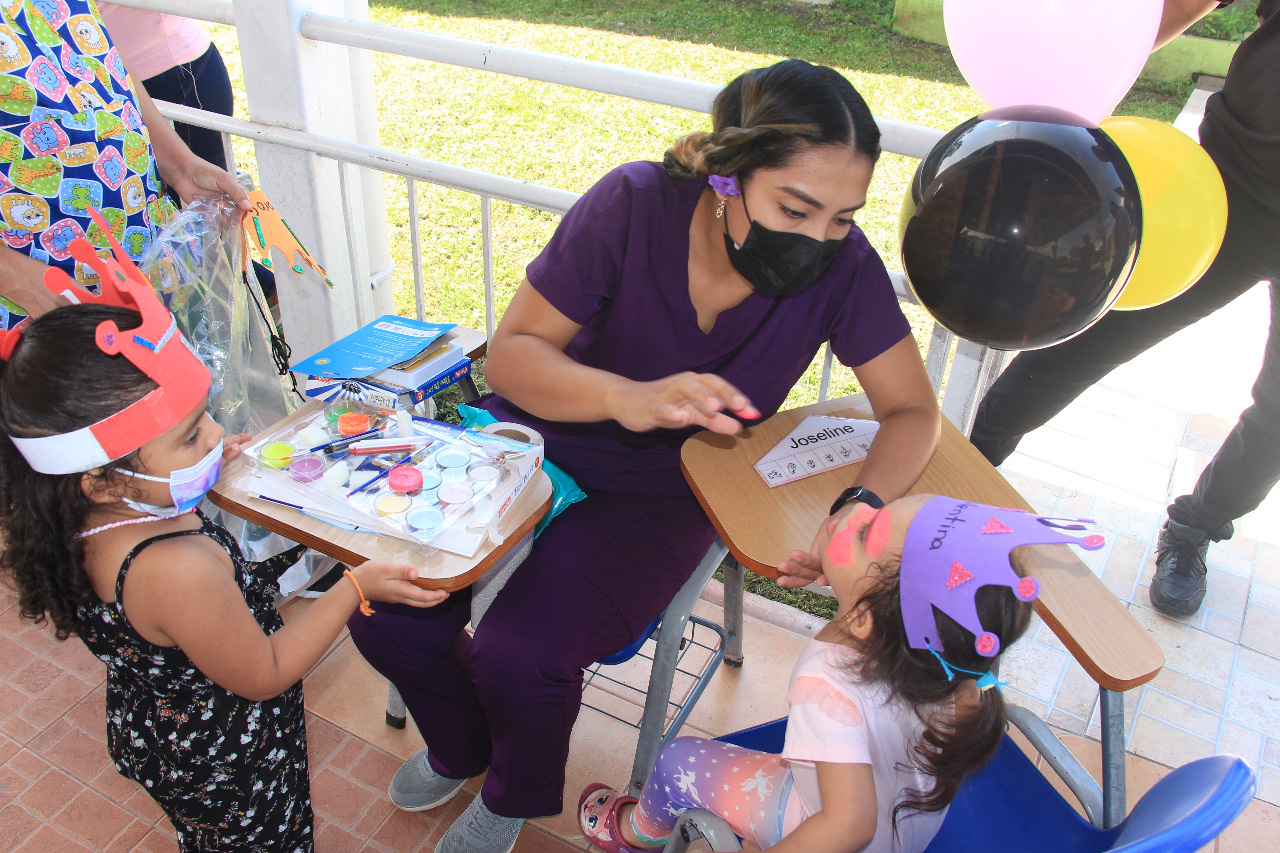Estudiantes disfrutan actividad del Día del Niño