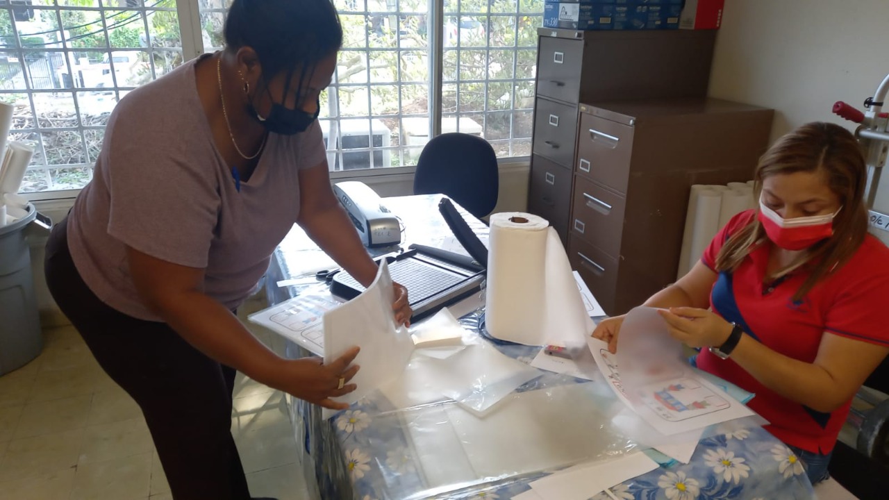 Desarrollan Taller de Apoyos visuales