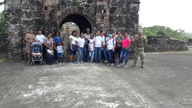 Estudiantes de la Extensión del IPHE de Colón visitan Fuerte San Lorenzo