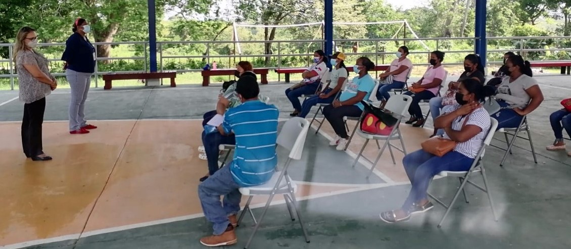 Padres de familia en Antón reciben orientación sobre Ángel Guardián