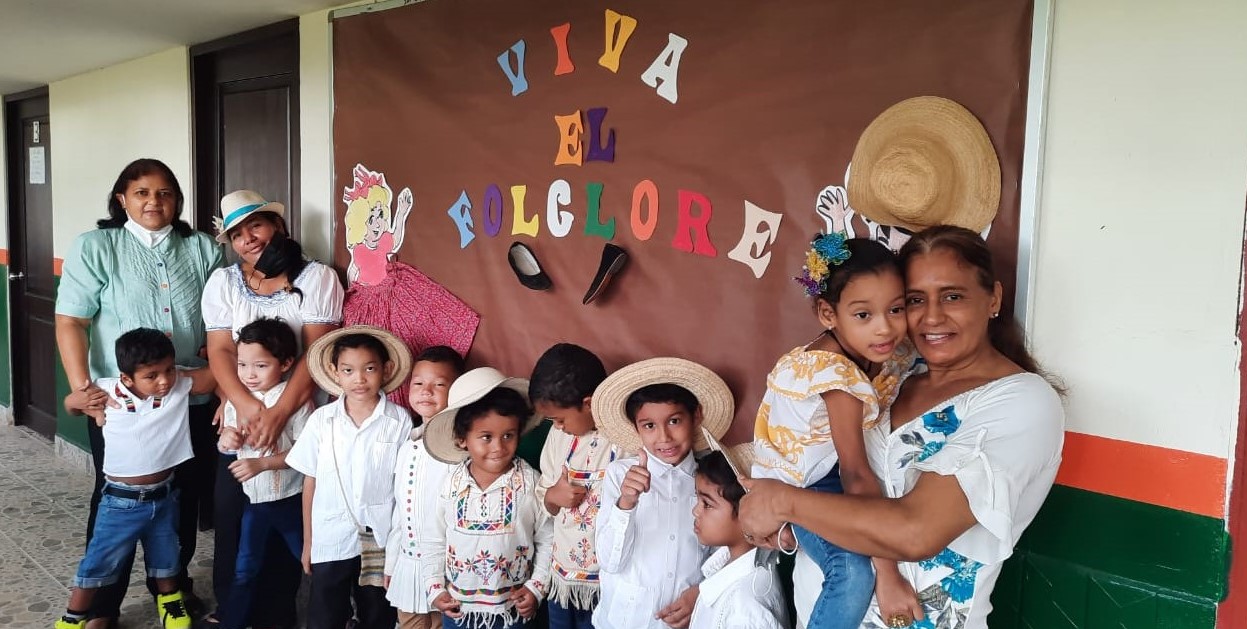 Estudiantes de Herrera se lucen en actividad cultural 