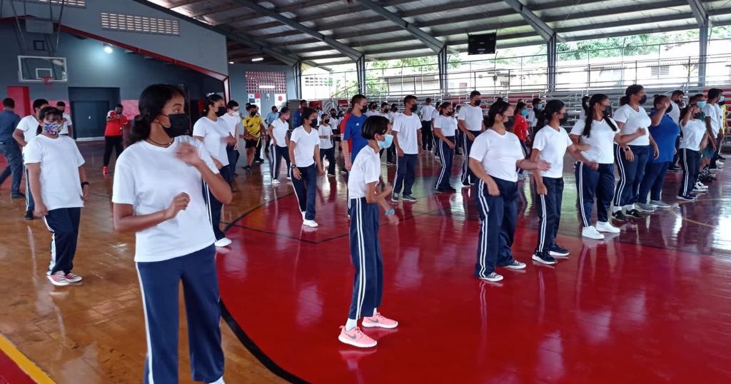 Estudiantes de Penonomé participan de docencia sobre hábitos saludables