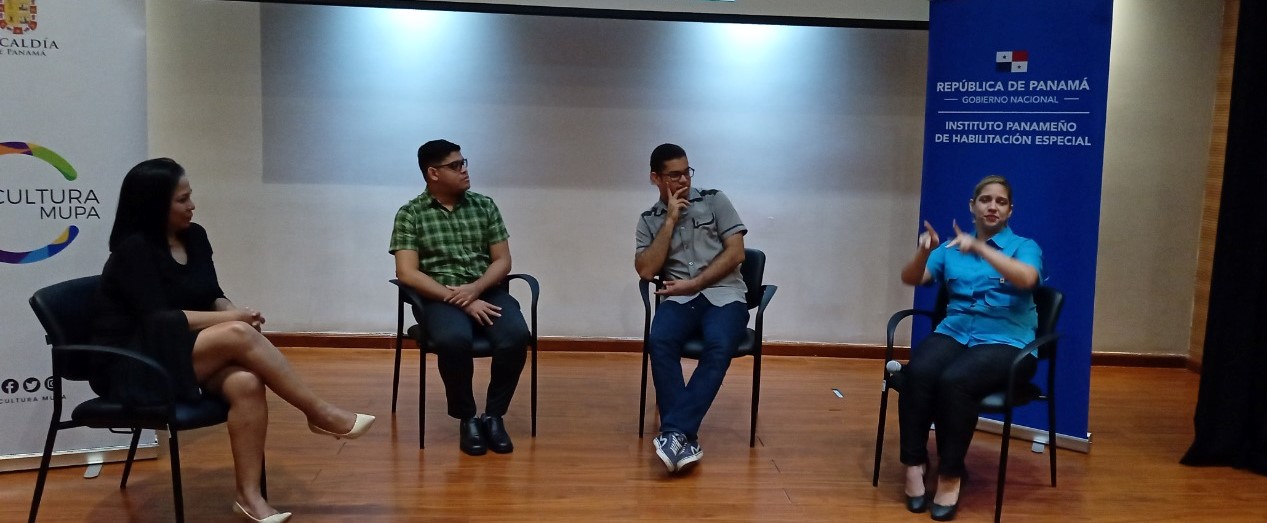 Resaltan el valor de la Cultura Sorda en conversatorio    