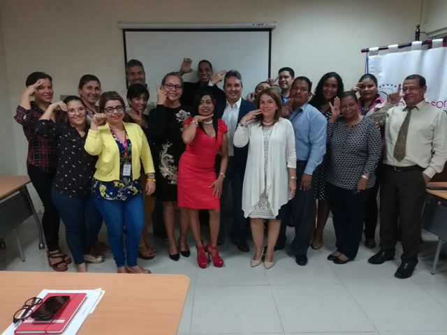 Culmina seminario taller de Lengua de Señas Panameñas en la Defensoría del Pueblo