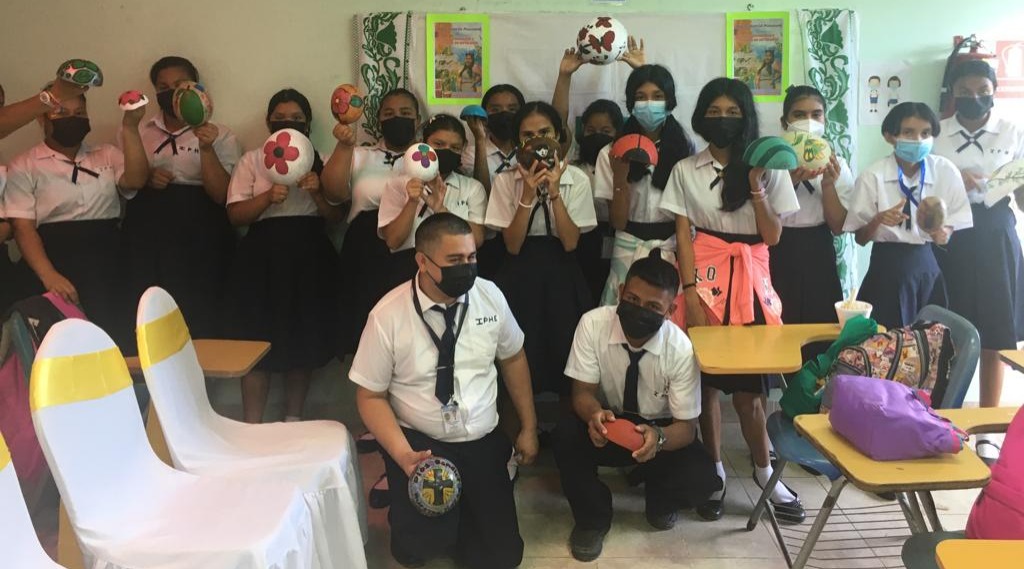 Estudiantes de Penonomé conocen sobre tradiciones panameñas  