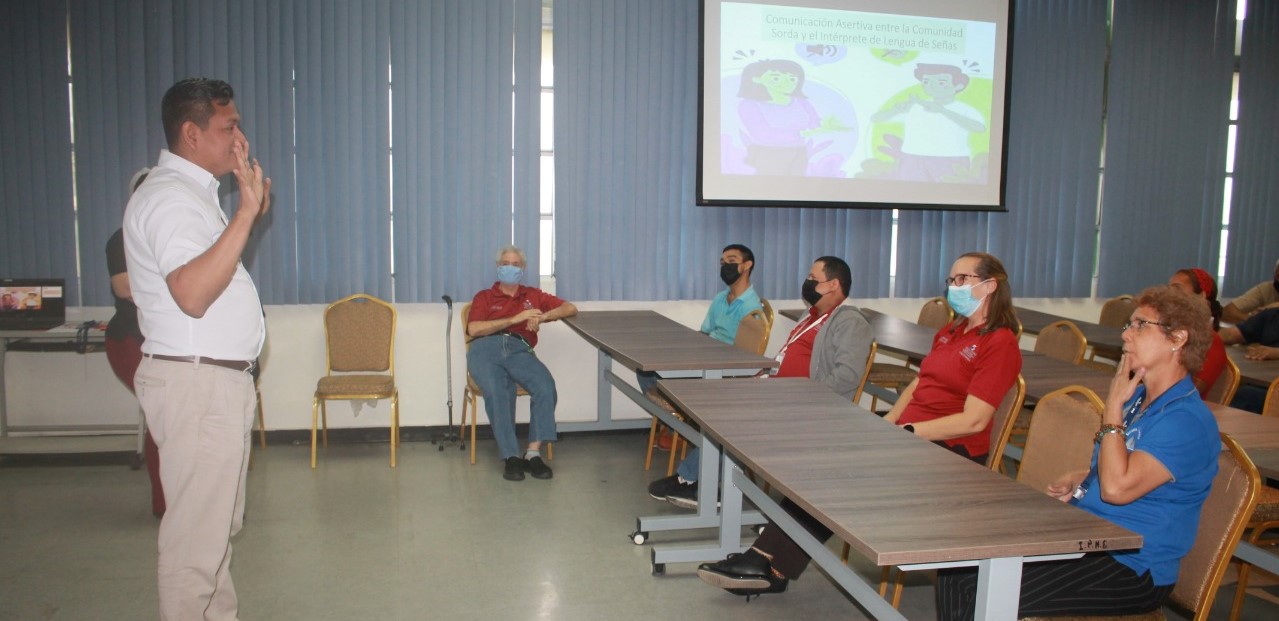 Realizan conversatorio sobre la importancia del Intérprete de Lengua de Señas