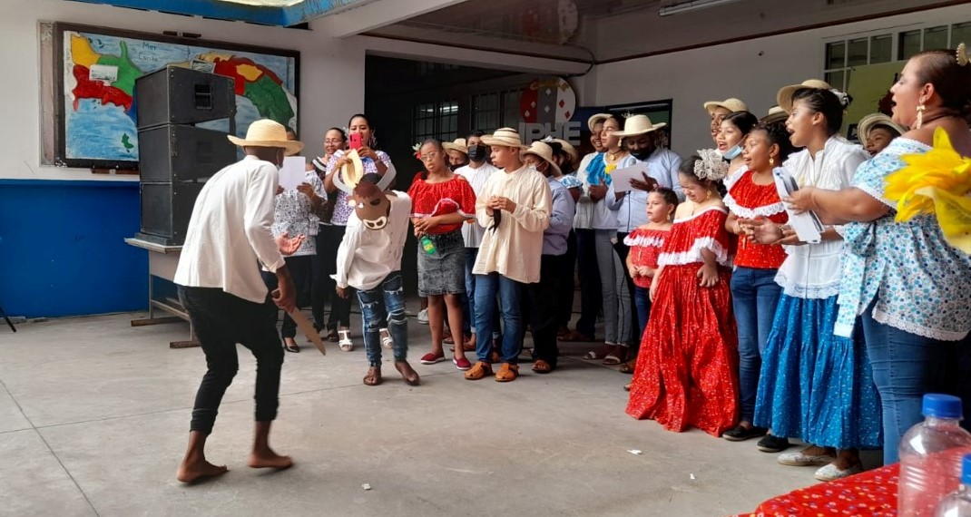 Estudiantes de ENSOR celebran Semana del Campesino  