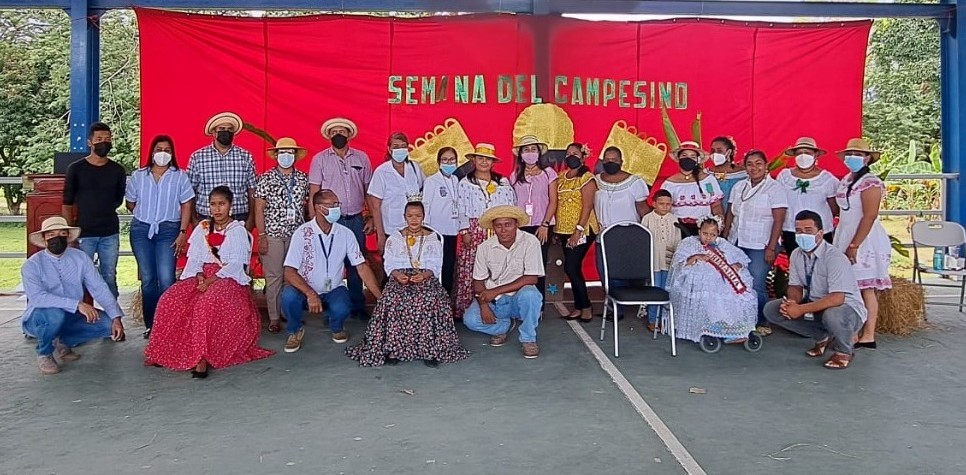 Estudiantes de Antón mantienen vivas las costumbres y tradiciones