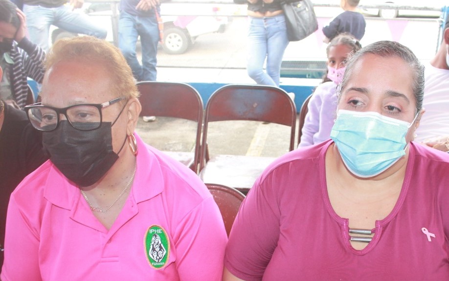 Servidoras públicas participan en jornada contra el cáncer