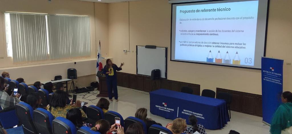  IPHE fortalece a directivos en su accionar educativo