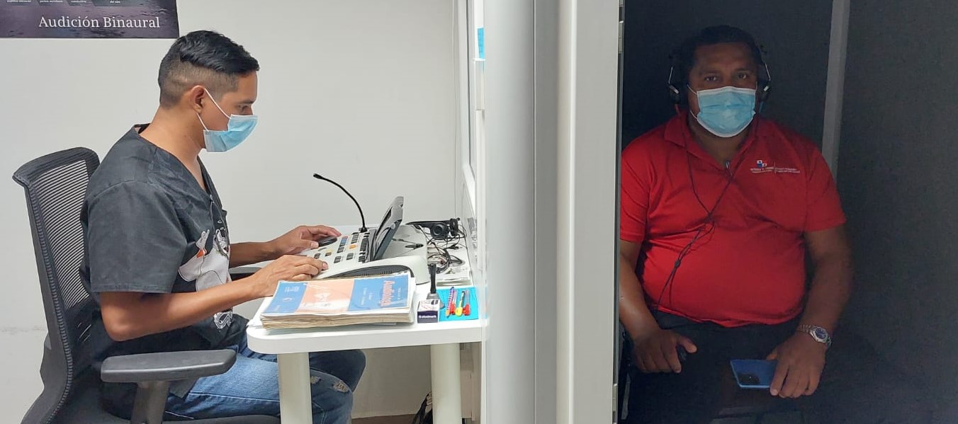 Fonoaudiólogos se actualizan en temas de Audiometría