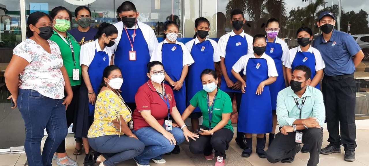 Estudiantes de CTI de Aguadulce aprenden a elaborar pizzas