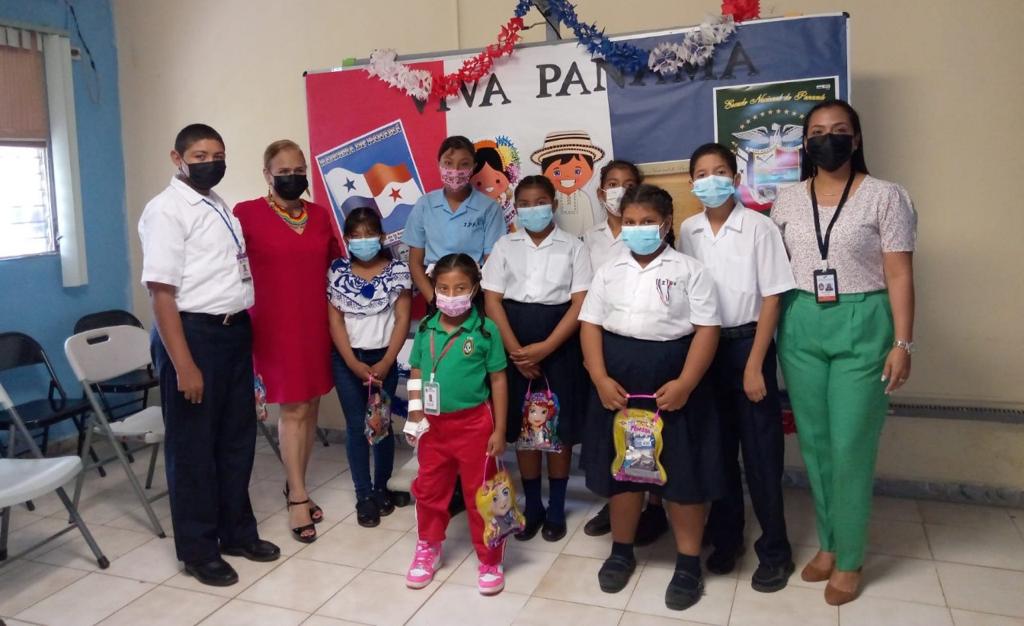 Realizan Primer Concurso de Poesía en Aguadulce 